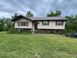 332 Aspen Dr, Louisa, KY 41230