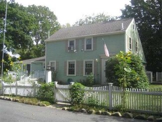 7 Spring Ln, Rockport, MA 01966