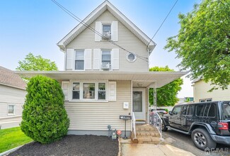 70 John St, Carteret, NJ 07008