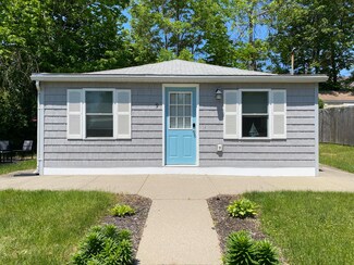 9 Louise St, Saco, ME 04072