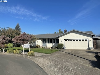 2366 9th St, Springfield, OR 97477