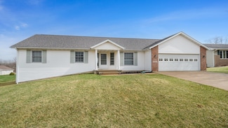 1011 Burke Dr, Freeport, IL 61032