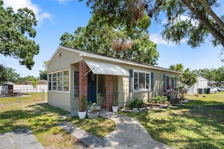 1013 N Bask Dr, Tampa, FL 33603
