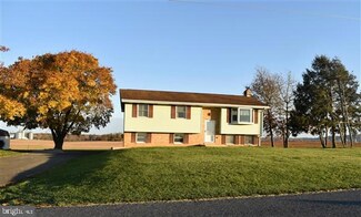 632 Newcomer Rd, Mount Joy, PA 17552