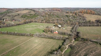 2098 Charity Rd, Fayetteville, TN 37334
