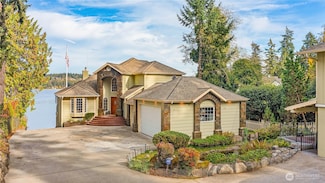 6183 Point Glover Ln E, Port Orchard, WA 98366