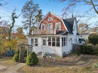 83 Elm Rd E, Mastic Beach, NY 11951