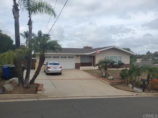 421 Hillway Dr, Vista, CA 92084