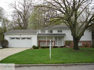 2115 Coolidge St, Lansing, MI 48906