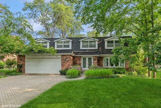 869 Edgewood Ct, Highland Park, IL 60035