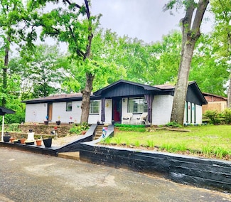 1114 E Neches St, Palestine, TX 75801