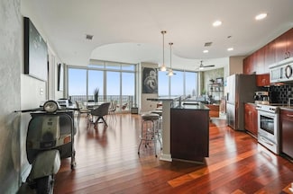 400 W Peachtree St NW Unit 3801, Atlanta, GA 30308