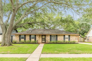 2108 S Memorial Ct, Pasadena, TX 77502