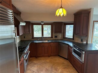 45 Plymouth St, Cranston, RI 02920