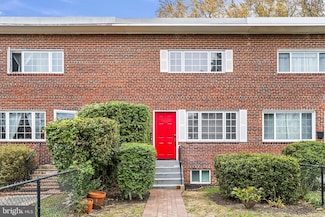 433 Earl St, Alexandria, VA 22314