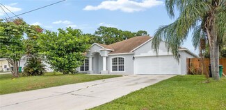 473 SE Thornhill Dr, Port Saint Lucie, FL 34983