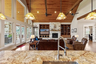 195 Chimney Cove Dr, Marble Falls, TX 78654
