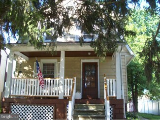813 N Read Ave, Runnemede, NJ 08078
