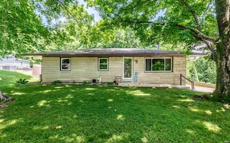 1211 N Red Bank Rd, Evansville, IN 47720