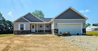 2021 Zuni Dr, Lake Waynoka, OH 45171