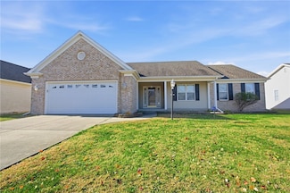 12 Ridgefield Ln, Charleston, IL 61920