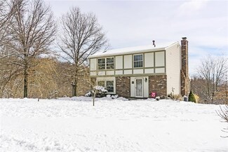 2000 Hertford Dr, South Park, PA 15129