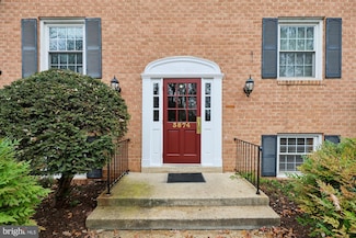 3874 Lyndhurst Dr Unit 103, Fairfax, VA 22031