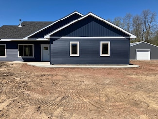 39455 Oriole Ave, North Branch, MN 55056