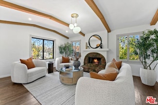 10320 Mississippi Ave, Los Angeles, CA 90025