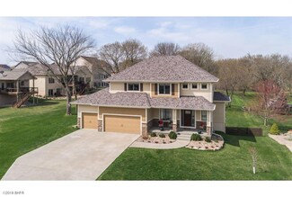 6808 NW 93rd St, Johnston, IA 50131