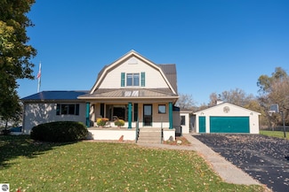 1827 E Broomfield Rd, Mount Pleasant, MI 48858