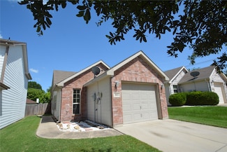 853 Village Point Ln, Fort Worth, TX 76108