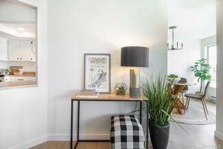 23409 Lakeview Dr Unit F203, Mountlake Terrace, WA 98043