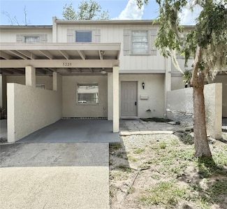 5229 Tennis Court Cir Unit 24, Tampa, FL 33617