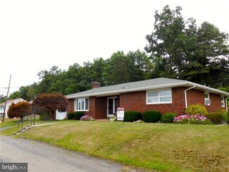651 W Washington St, Frackville, PA 17931