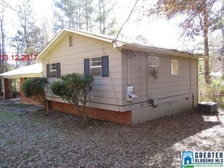 626 Blarney Dr, Weaver, AL 36277