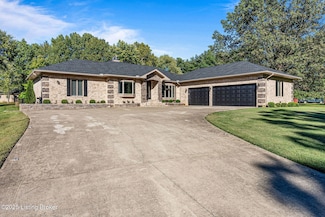 288 Twin Oaks Dr, Mount Washington, KY 40047