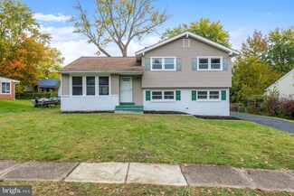 215 S Avon Dr, Claymont, DE 19703