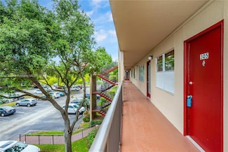 801 SW 133rd Terrace Unit 305K, Pembroke Pines, FL 33027