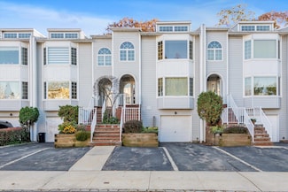 240- 6 Oak Park Dr, Douglaston, NY 11362