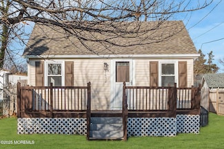 1632 Farragut Ave, Toms River, NJ 08753