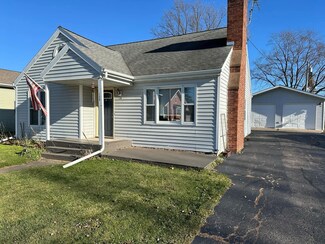 136 S 3rd St, Dorchester, WI 54425