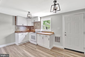 41 Hickstown Rd, Sicklerville, NJ 08081