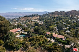 8207 Mulholland Dr, Los Angeles, CA 90046