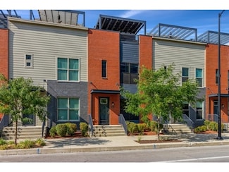 1641 Grand Ave, Des Moines, IA 50309