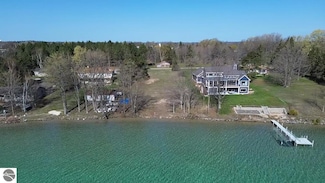 119 Jackson St, Elk Rapids, MI 49629