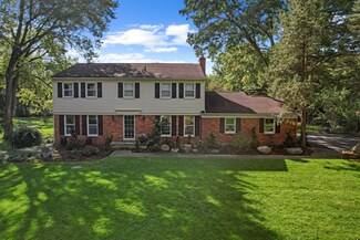 3881 Quarton Rd, Bloomfield Hills, MI 48302