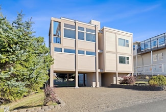 1851 NE 67th St, Lincoln City, OR 97367