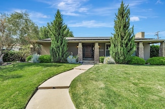 1005 W Benjamin Holt Dr, Stockton, CA 95207