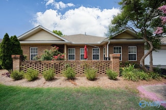 77 Valley Way Cir SE, Huntsville, AL 35802